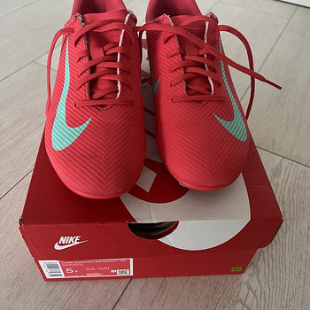 Бутсы Nike