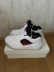 Кроссовки Nike (5 фото из 5)