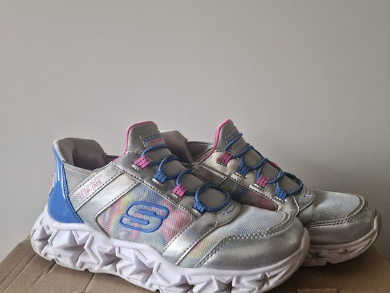 Tossud Skechers s.35