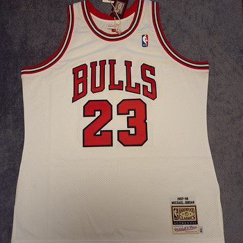 Michael Jordan White Chicago Bulls Mitchell & Ness 1997-98