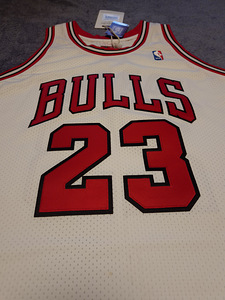 Michael Jordan White Chicago Bulls Mitchell & Ness 1997-98 (4 foto / 7)