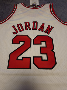 Michael Jordan White Chicago Bulls Mitchell & Ness 1997-98 (7 foto / 7)