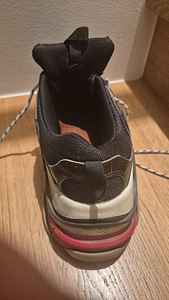 Balenciaga triple s (3 фото из 3)