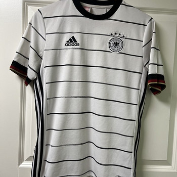ADIDAS T-särk, suurus 176 (15-16)
