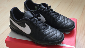 Футбольные бутсы Nike Myjestry TF (1 фото из 4)