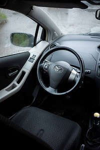 Autorent Toyota Yaris 1.5 diisel/ manuaal BOLT FOOD/ WOLT (3 foto / 4)