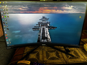 Gaming Monitor Samsung Odyssey 27” 1440p 240hz (1 foto / 2)