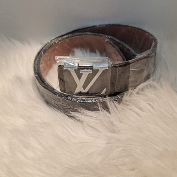 Black damier LV belt