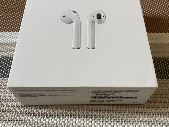 Продам AirPods 1st-Gen