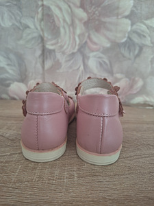 Uued kingad nahast s.24 (3 foto / 4)
