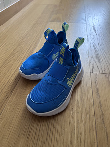 Кроссовки Nike, размер 26 (2 фото из 3)