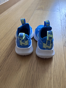 Кроссовки Nike, размер 26 (3 фото из 3)