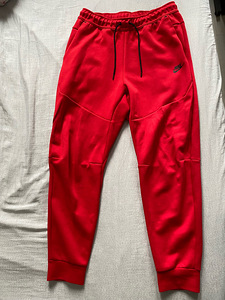 Штаны Nike Tech Fleece Red (2 фото из 2)