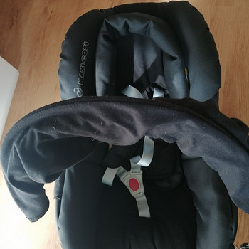 Продам автокресло-люльку Maxi Cosi