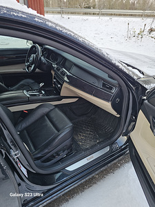 Auto BMW740 (2 foto / 4)
