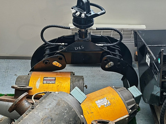 Экскаватор JPC HT 12, бур
