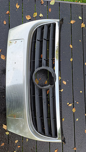 VW Touran 2007 grill (3 foto / 3)
