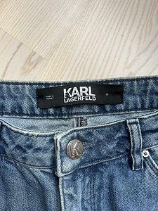 Karl Lagerfeld teksad (2 foto / 4)