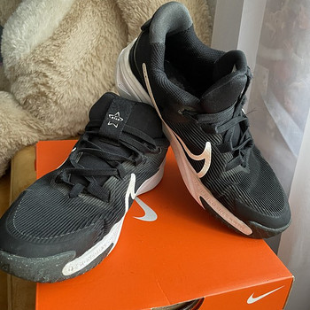 Nike tossud 34