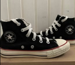 Nahast k/s tossud Converse, karvase voodriga s.29/30 (1 foto / 6)