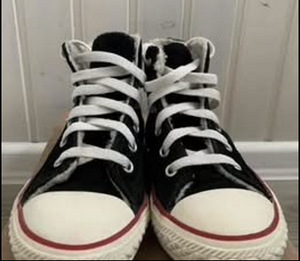 Nahast k/s tossud Converse, karvase voodriga s.29/30 (3 foto / 6)