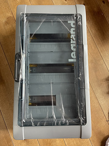 Новый Legrand PLEXO модульный электрощит 3x12M (1 фото из 5)