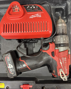 Milwaukee M12 CID + M12 CPD + 2 аккумулятора + зарядное устройство в кейсе (3 фото из 3)