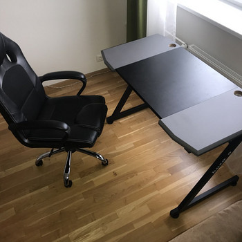 Kirjutuslaua ja tooli komplekt