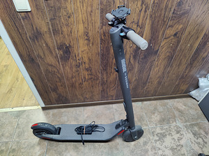 Tõukeratas Ninebot Segway KickScooter ES2 + Laadija (2 foto / 5)