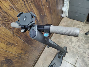 Tõukeratas Ninebot Segway KickScooter ES2 + Laadija (3 foto / 5)