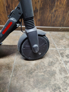 Tõukeratas Ninebot Segway KickScooter ES2 + Laadija (4 foto / 5)