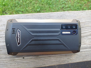 Vastupidav Android telefon IP69 (6 foto / 8)