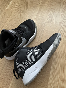 NIKE tossud Suurus 30 Sisetald 21 cm (2 foto / 3)