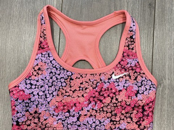 Топ NIKE двухсторонний Рост 122-128