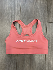 Kahepoolne NIKE topp, suurus 122-128 (3 foto / 4)