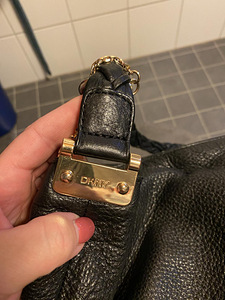 DNKY nahast kott (3 foto / 3)