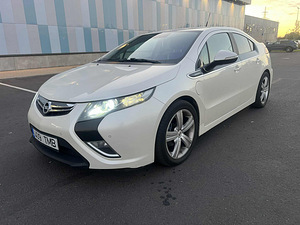 Opel Ampera (4 фото из 13)