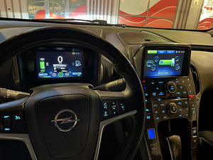 Opel Ampera (13 фото из 13)