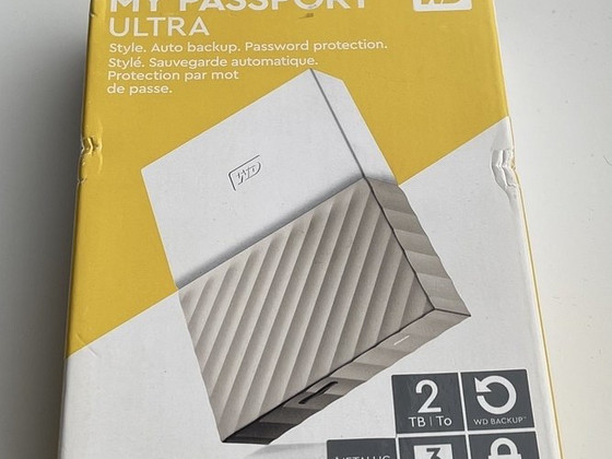 Western Digital WD Passport Ultra 2TB , Gold