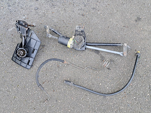 Erinevad varuosad Audi 80 / 1990a (1 foto / 7)