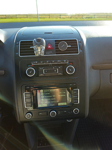 Volkswagen Touran (2 foto / 9)