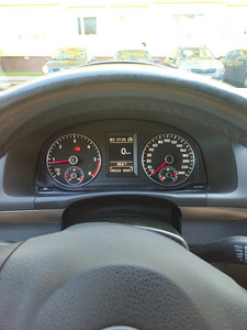 Volkswagen Touran (6 foto / 9)