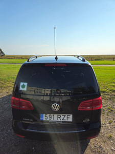 Volkswagen Touran (9 foto / 9)