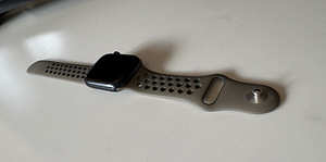 Apple Watch 9 41мм (3 фото из 4)