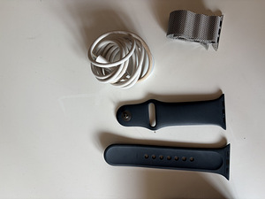 Apple Watch 9 41мм (4 фото из 4)