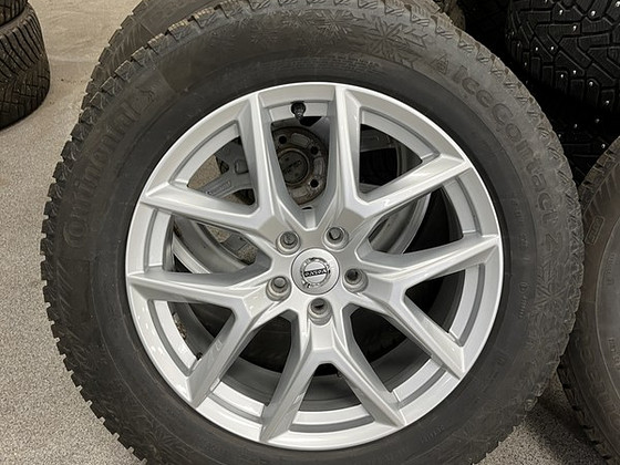 Volvo XC60 4 шт. 18" диски + шины Continental Ice Contact 2
