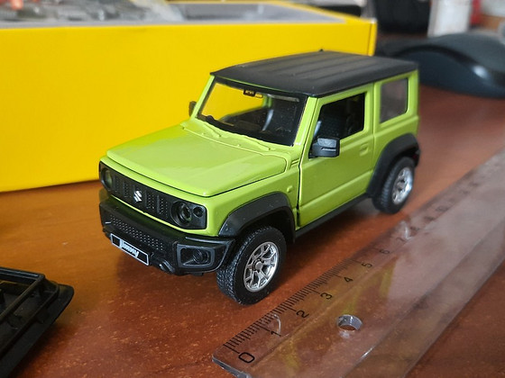 Suzuki Jimny 1:32
