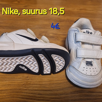 Кроссовки Nike 18,5