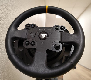 Thrustmaster TX руль Xbox/PC (3 фото из 6)