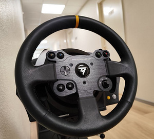 Thrustmaster TX руль Xbox/PC (6 фото из 6)